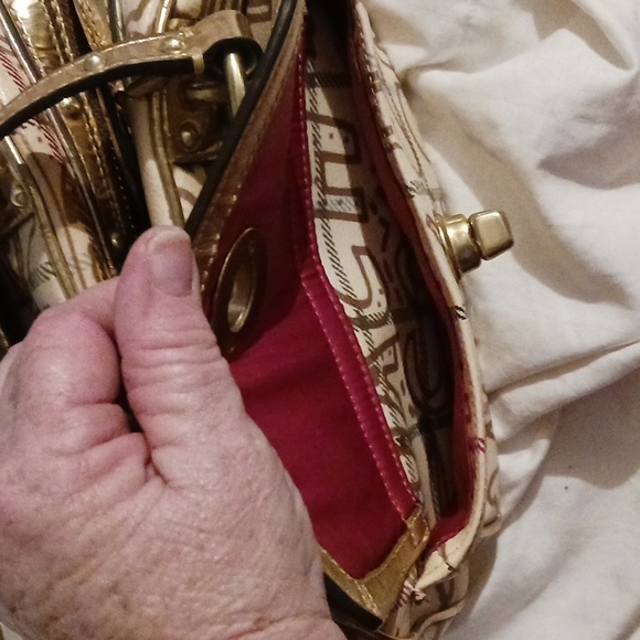 Small satchel gold accent coach - Picture 9 of 10